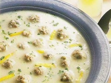 Yoğurtlu Köfte Çorbası Nasıl Yapılır? Evde Kolay Yoğurtlu Köfte Çorbası Tarifi